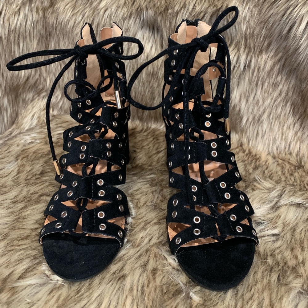 Cute black suede heels - Picture 2 of 5